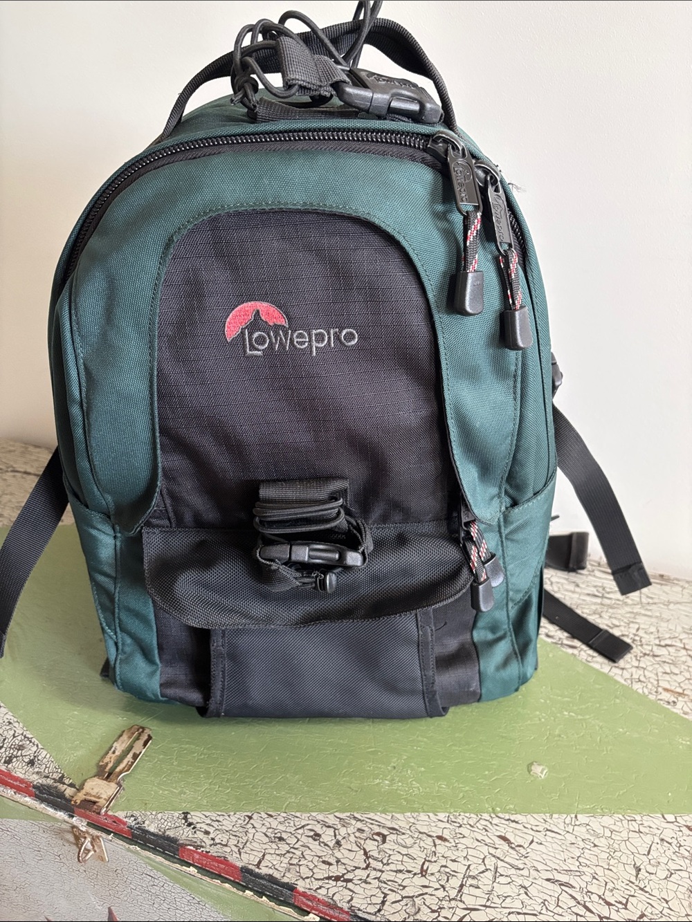 Lowepro Mini Trekker Camera Backpack Padded DSLR SLR Equipment Bag Green & Black